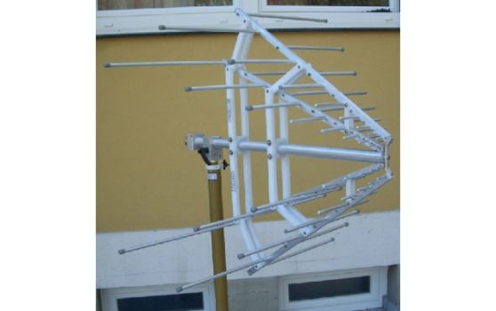 Gallery STLP 9128 C - 200-1500 MHz Stacked Log Periodic Antenna